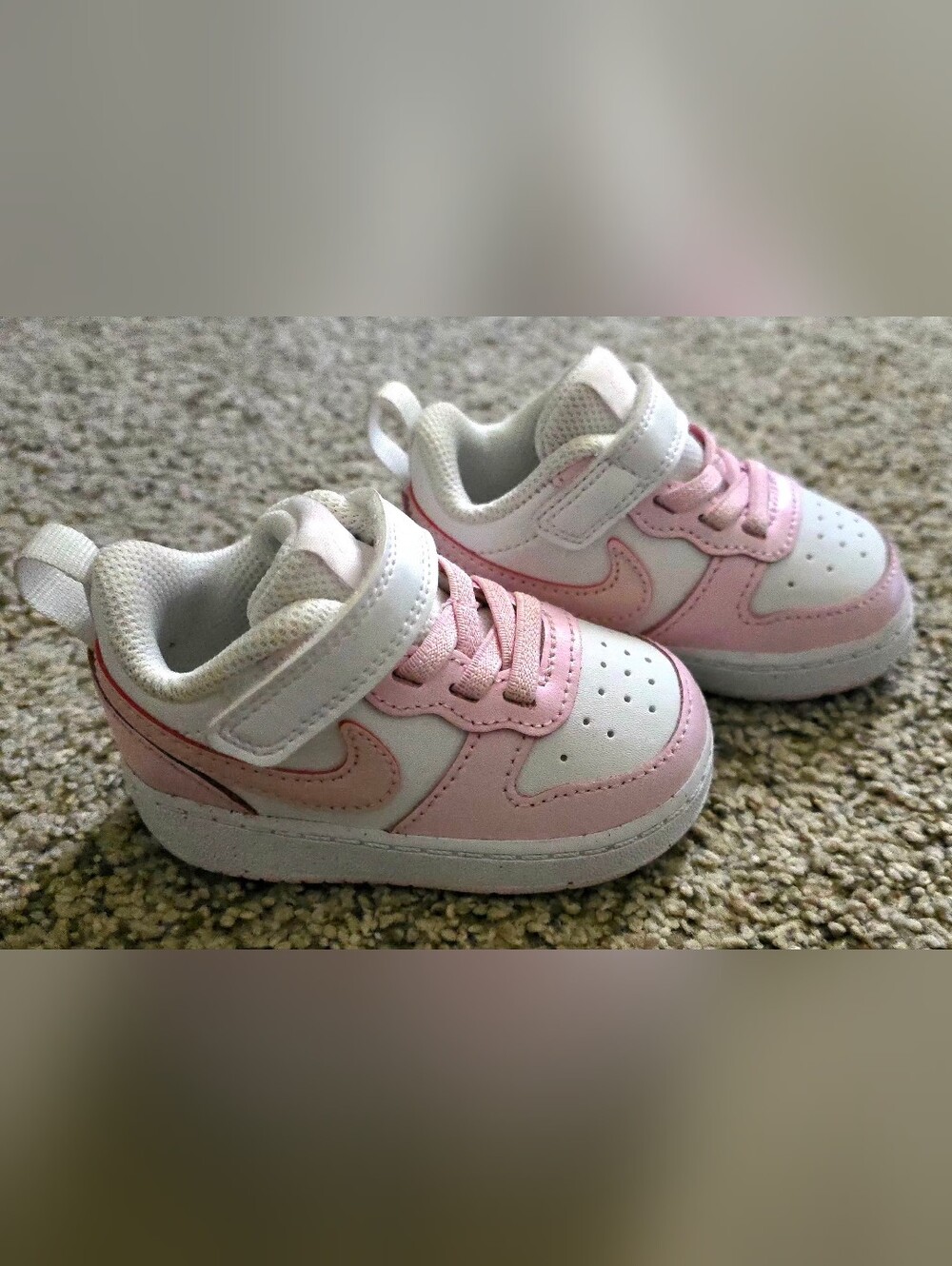 Nike Toddler Pink and White Sneakers Size 4C
